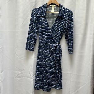 Blue Laundry by design geometric pattern wrap dress